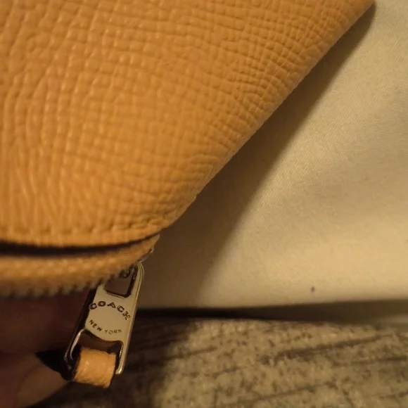 Coach Pink Women's Cosmetic Case - Picture 4 of 4